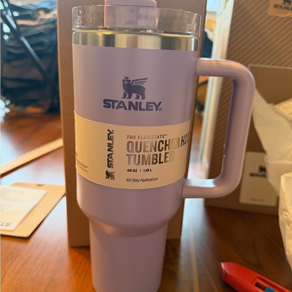 The Quencher H2.0 Flowstate™ Tumbler | 40 OZ New in Box Color Purple